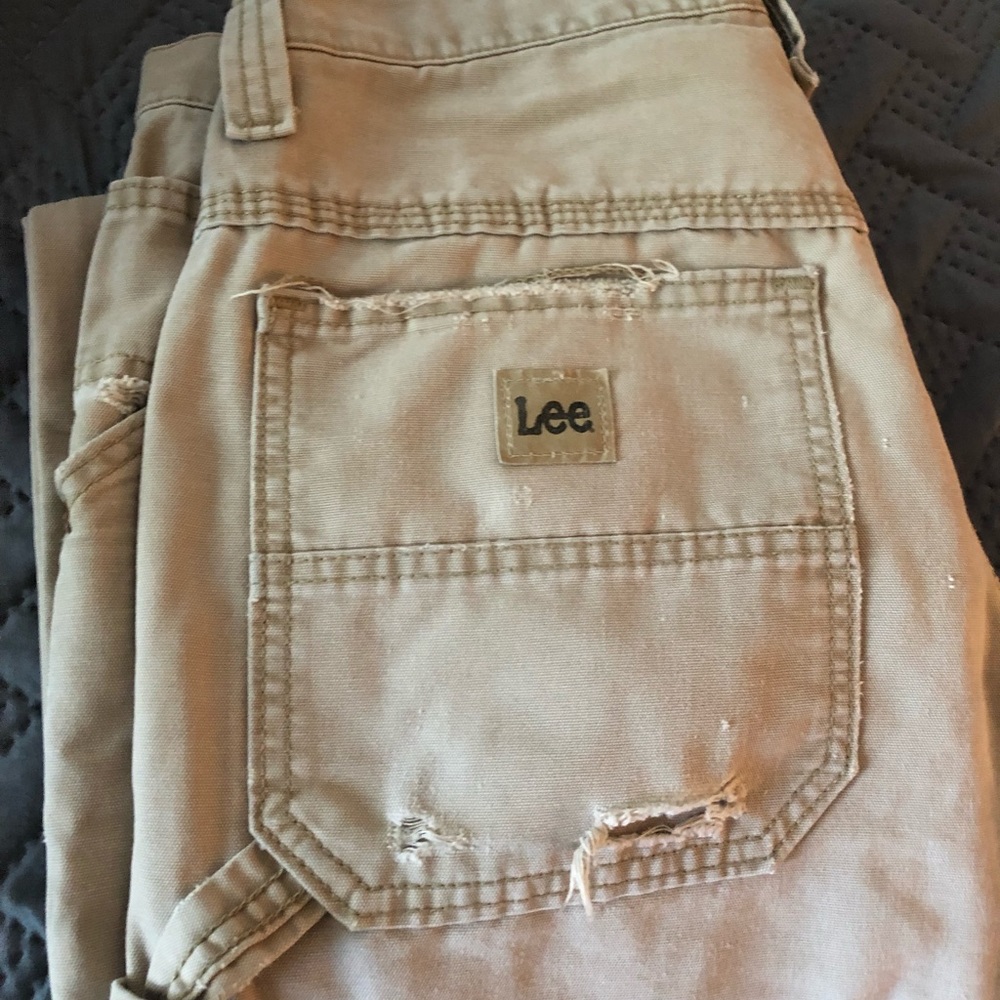 Lee’s Cargo Khaki Pants